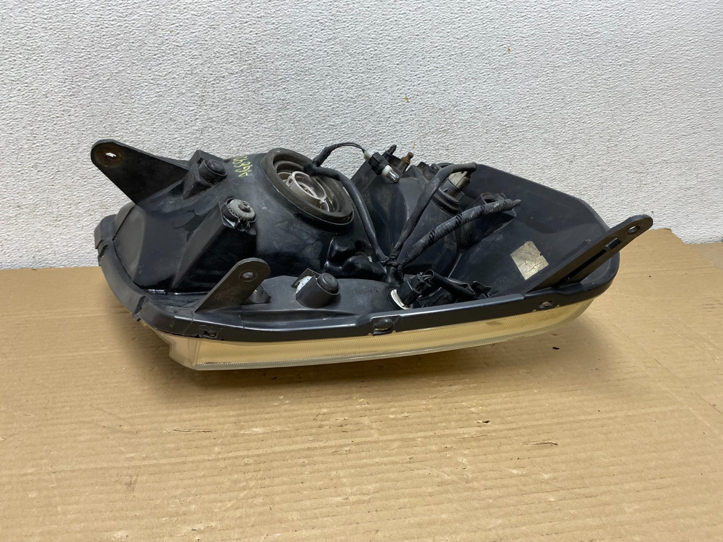 2005 to 2009 Chevrolet Equinox Left Driver LH Halogen Headlight AG8924 DW5