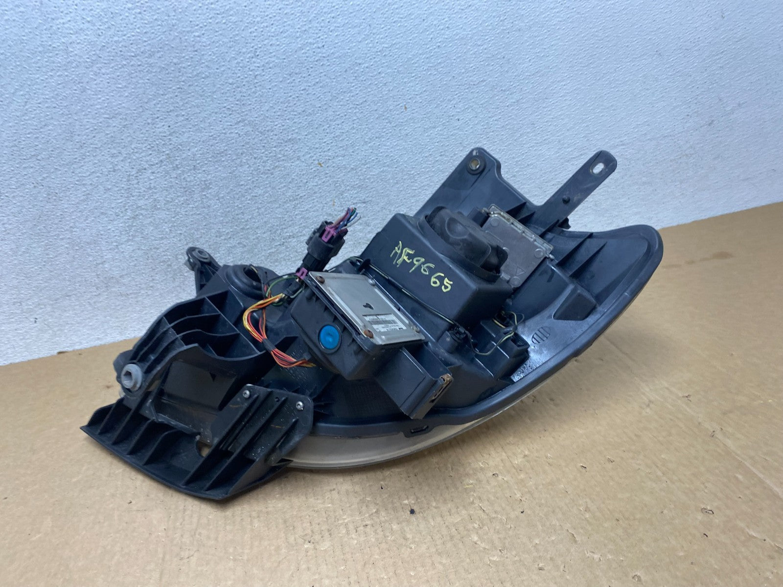 2008-2012 Buick Enclave Right Passenger Headlight Xenon Hid Two Ballast AF96658