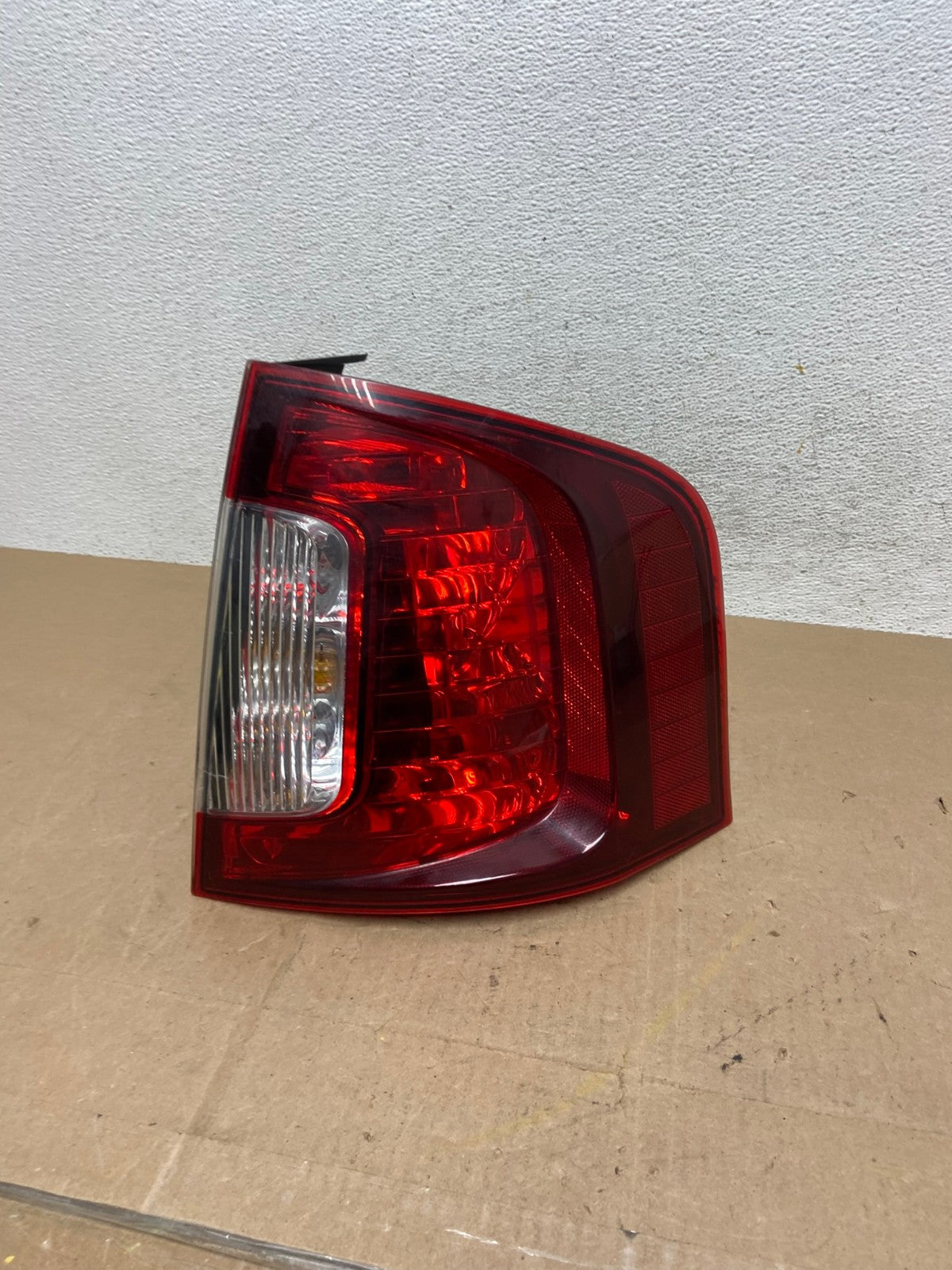 2011 2012 2013 2014 Ford Edge Right Passenger RH Side Tail light AE6774 LK0