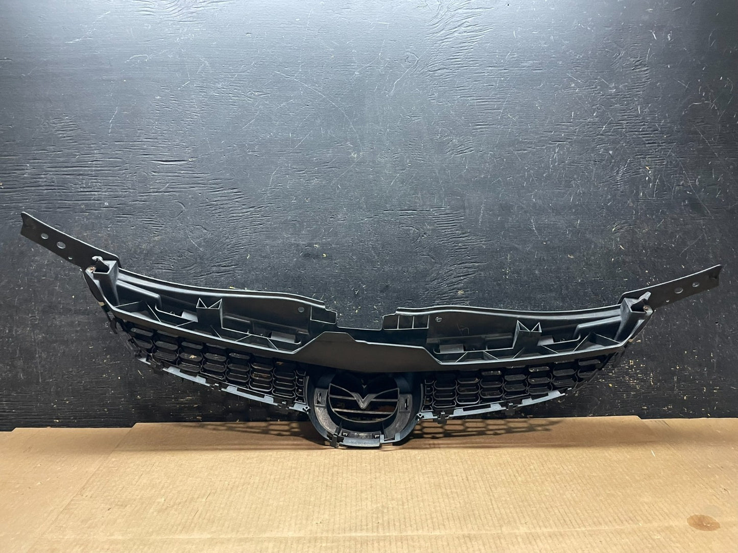 2007 - 2009 Mazda CX9 CX-9 Front Upper Grill Grille Emblem OEM aa9087 DG7