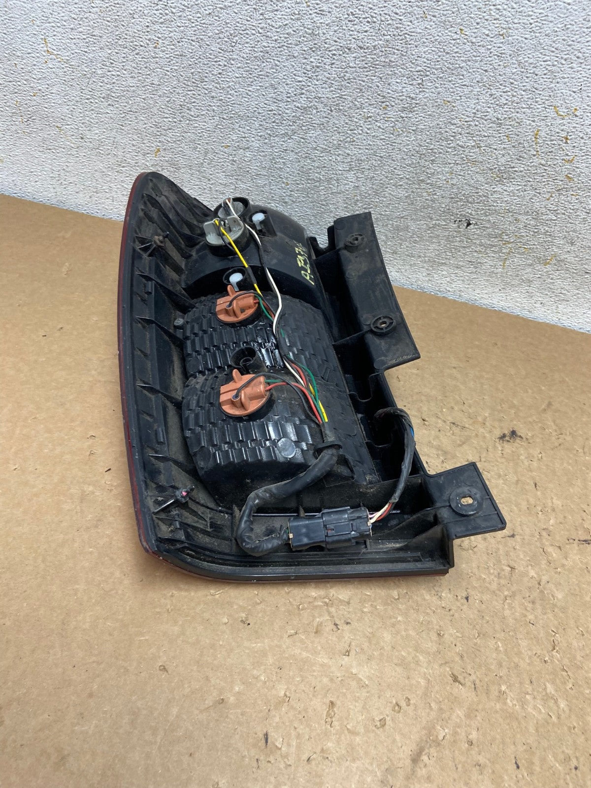 2007 to 2010 Kia Sedona Right Passenger RH Side Tail Light AI3702 LK7