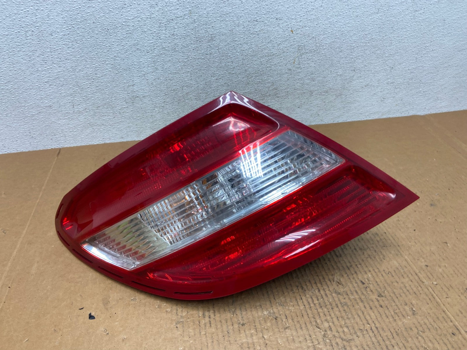 2008 2009 2010 2011 Mercedes C-Class Left Driver Side Tail Light AE1324 LK0