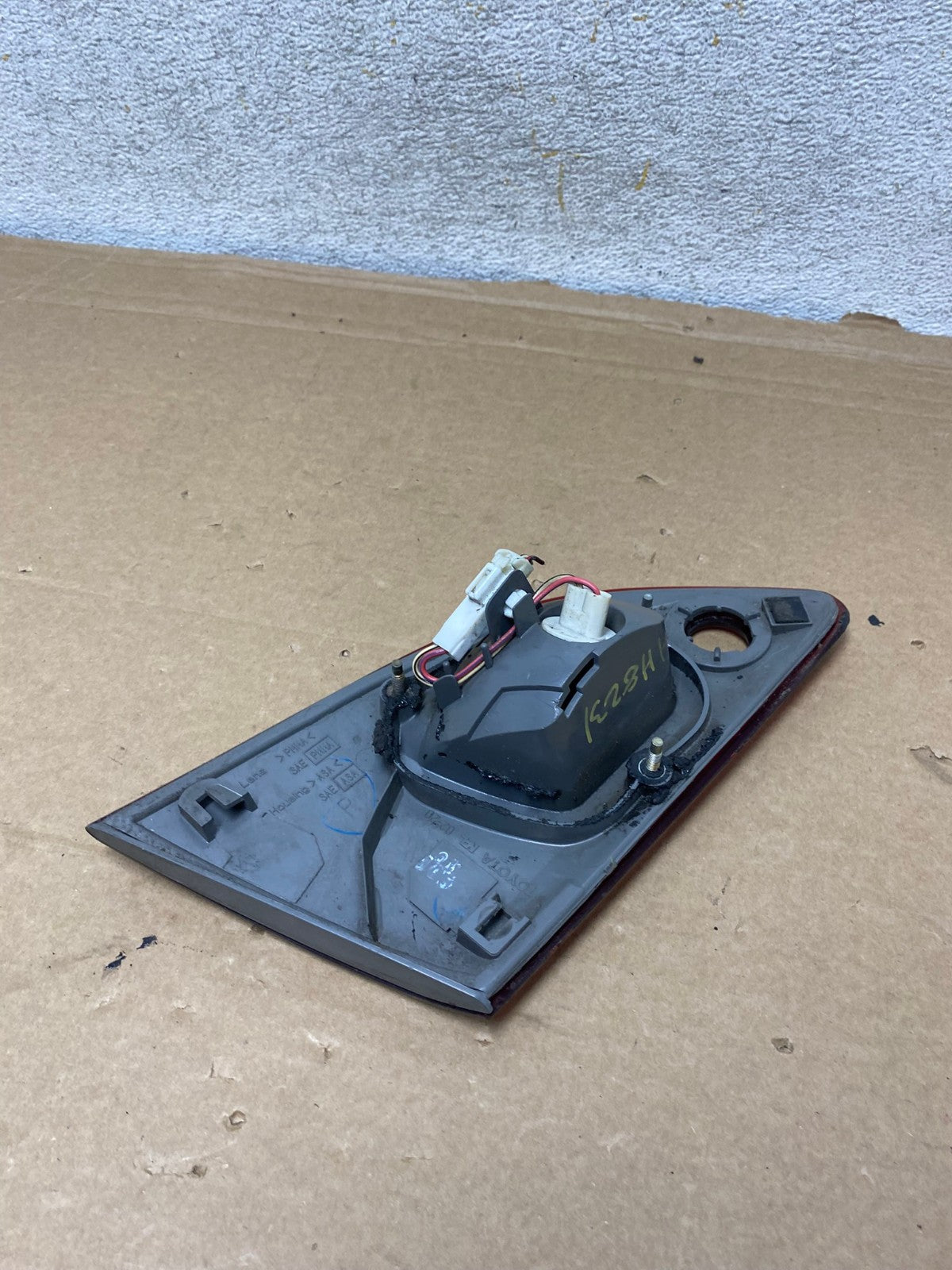 1998-2000 Toyota Corolla Right Passenger RH Side Inner Tail light AH8231 LK5