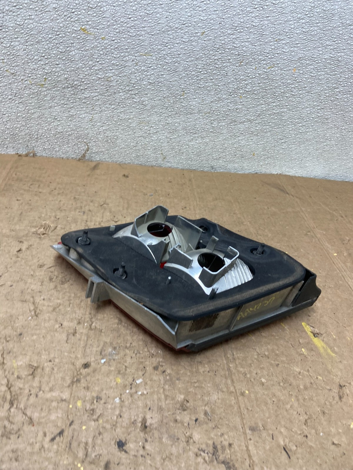 2002 2003 2004 2005 Saab 9-5 Sedan Right Passenger Inner Tail Light Oem AA42395