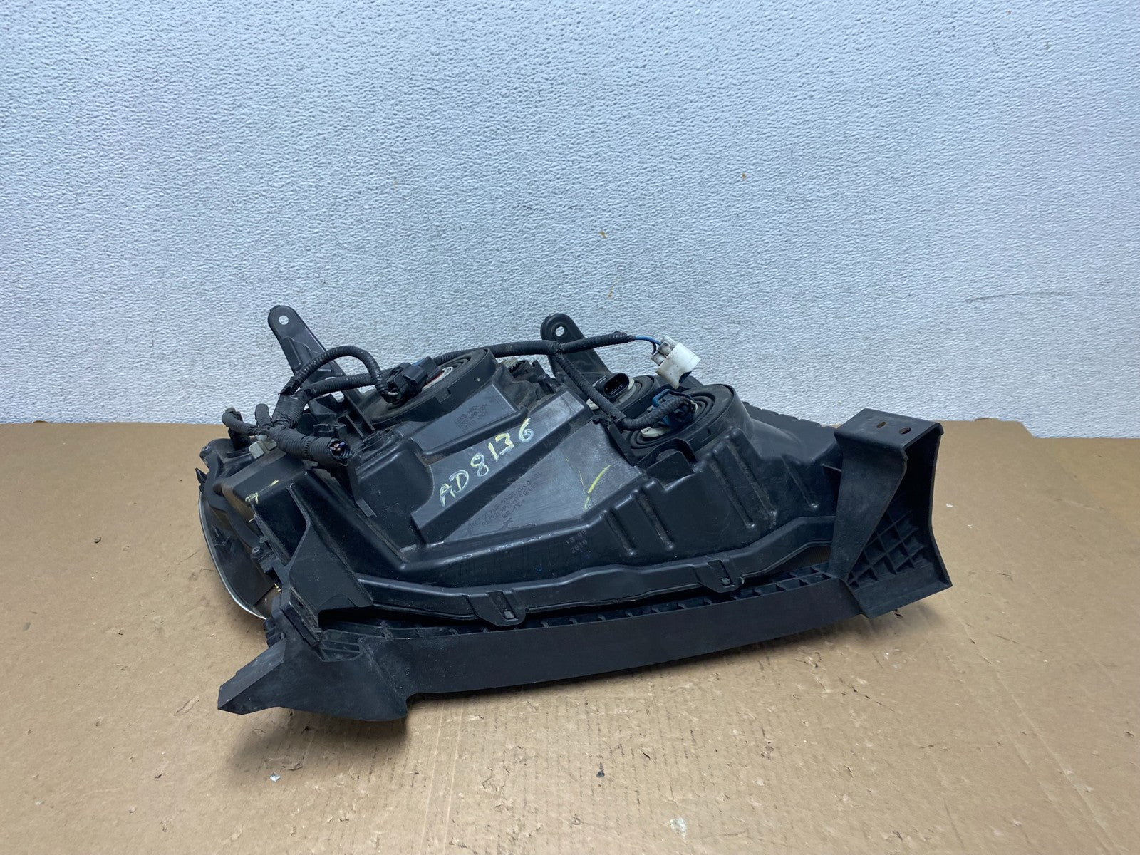 2009 2010 2011 Honda Pilot Left Driver LH Halogen Headlight AD8136 DW8