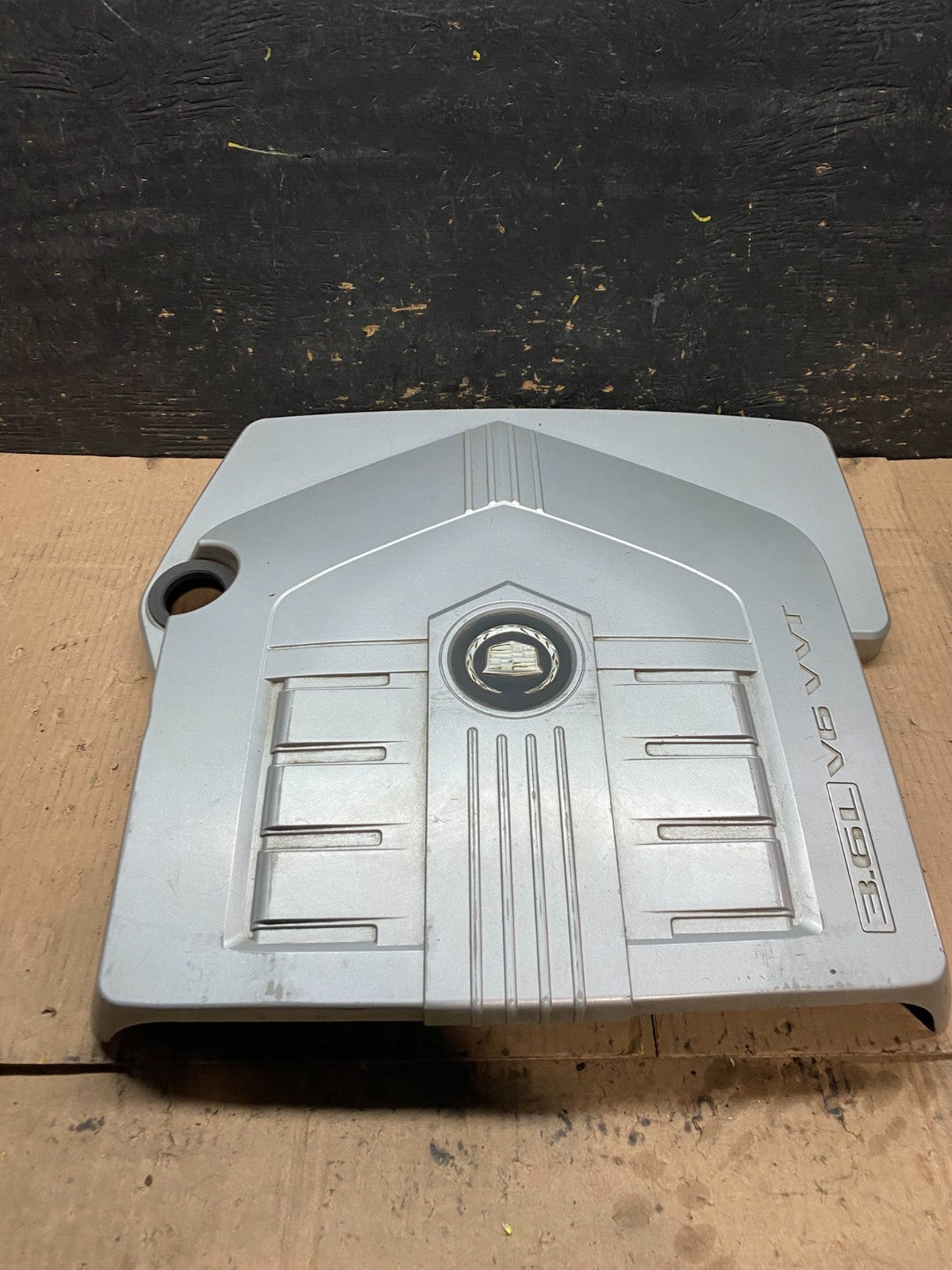 2004 to 2007  Cadillac CTS 3.6L Plastic Engine Cover Shield W4598 DG1