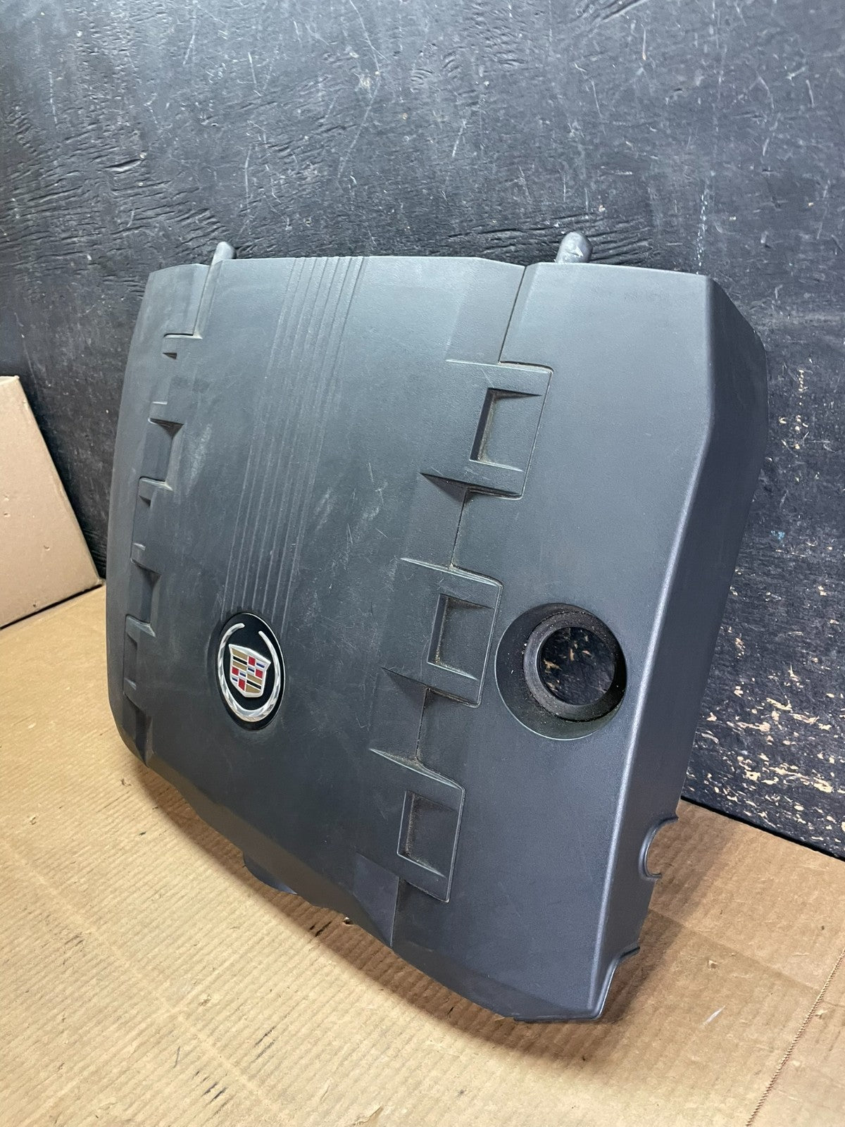 2008 to 2013 Cadillac CTS 3.6L Plastic Engine Cover Shield OEM AA9217 DG2