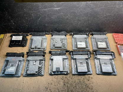 Mix of 10 Audi ECM Engine Computer Module Z85661
