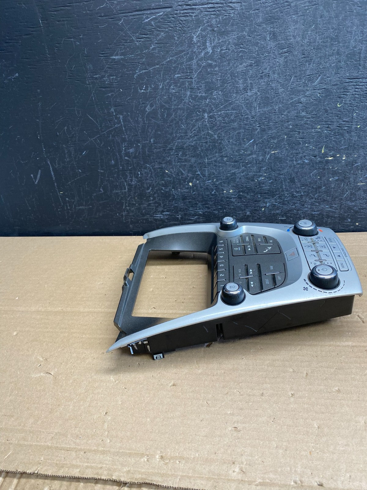 2016-2017 Chevy Equinox Terrain Radio Face Climate Control Panel Bezel AG0068 DG1