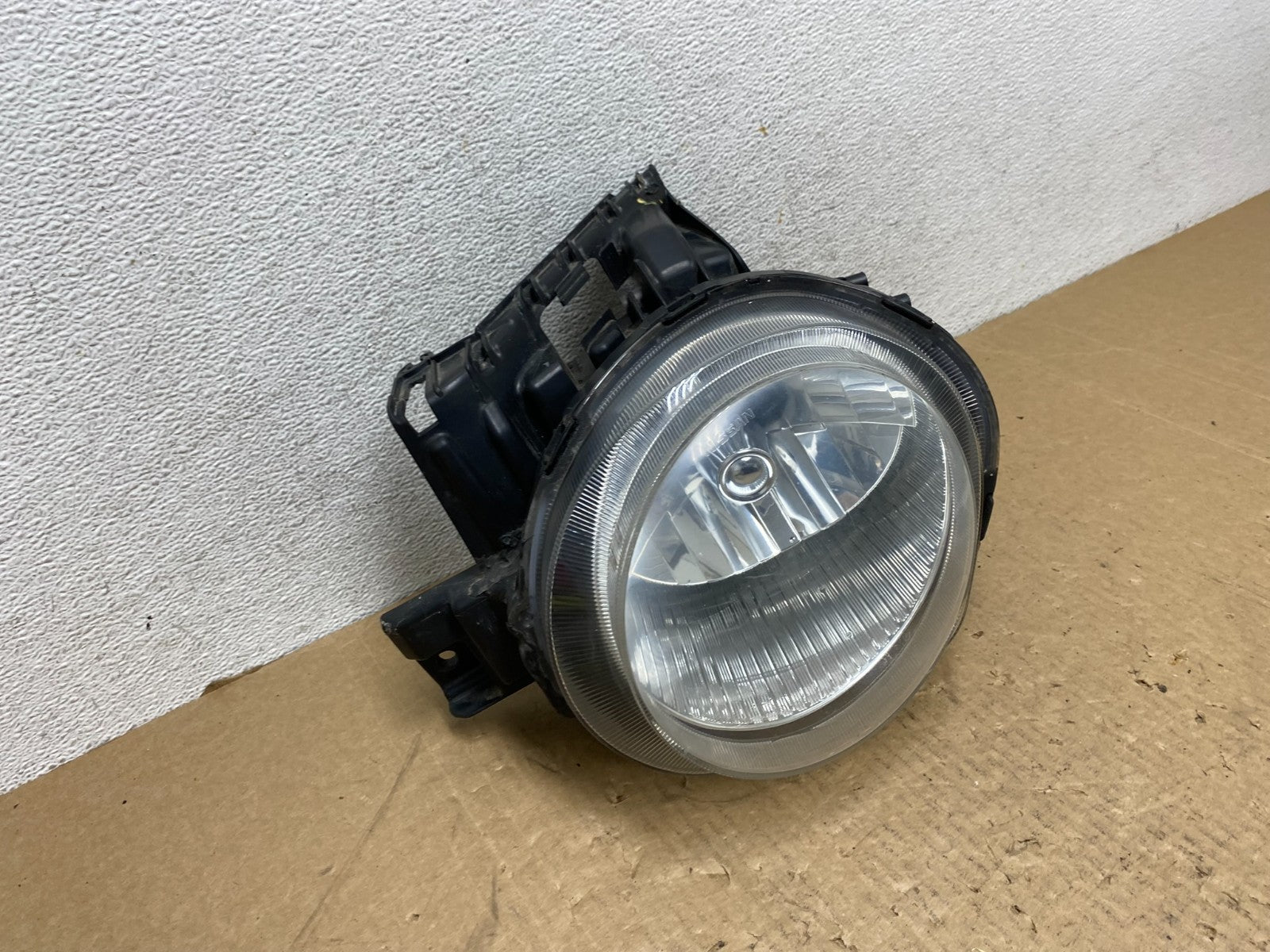 2011 to 2014 Nisan Juke Left Driver LH Side Headlight AG0559 DW2