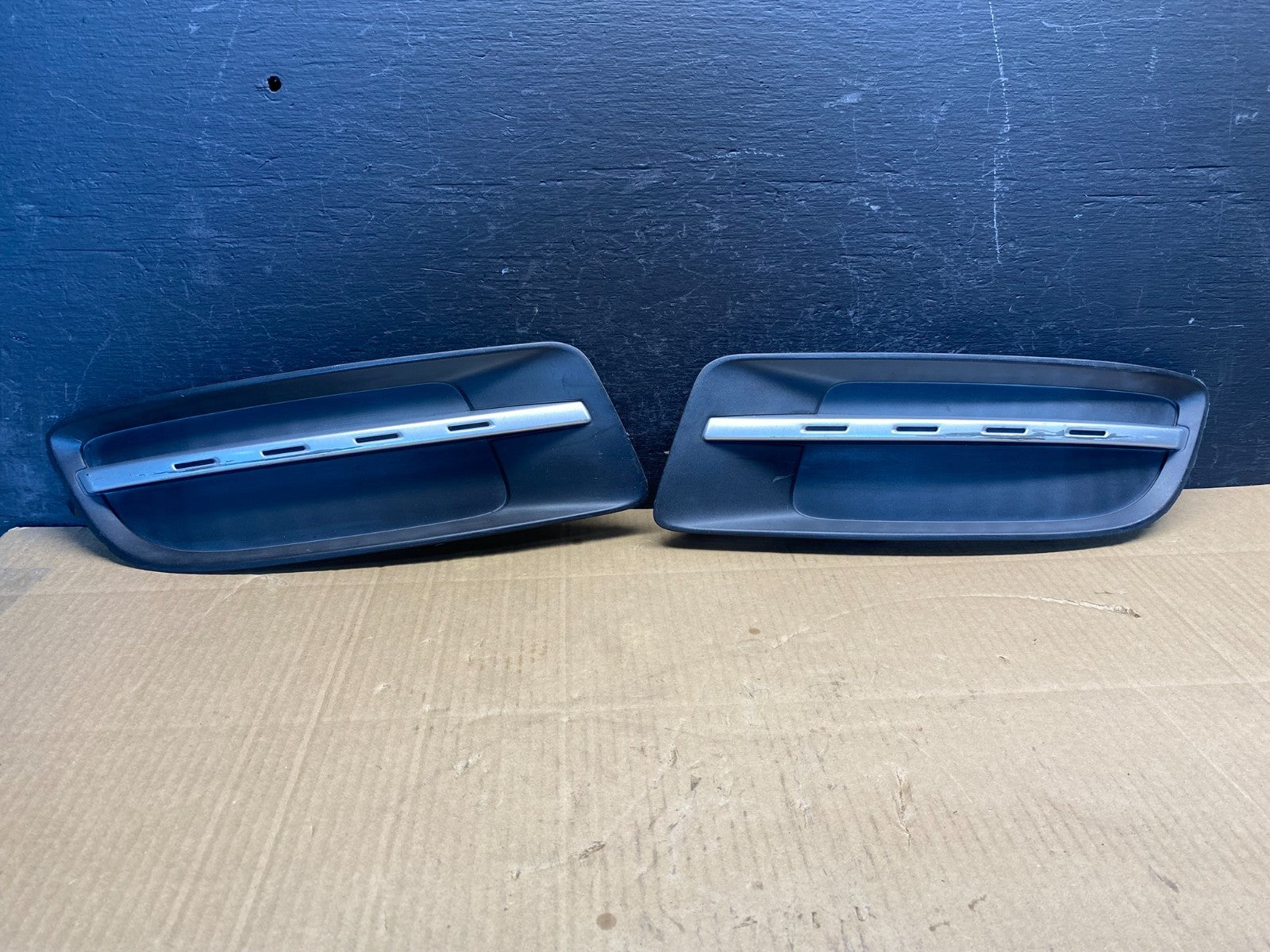 2007 - 2009 Mazda CX9 CX-9 Front Upper Grill Grille Emblem AD4895 DG0