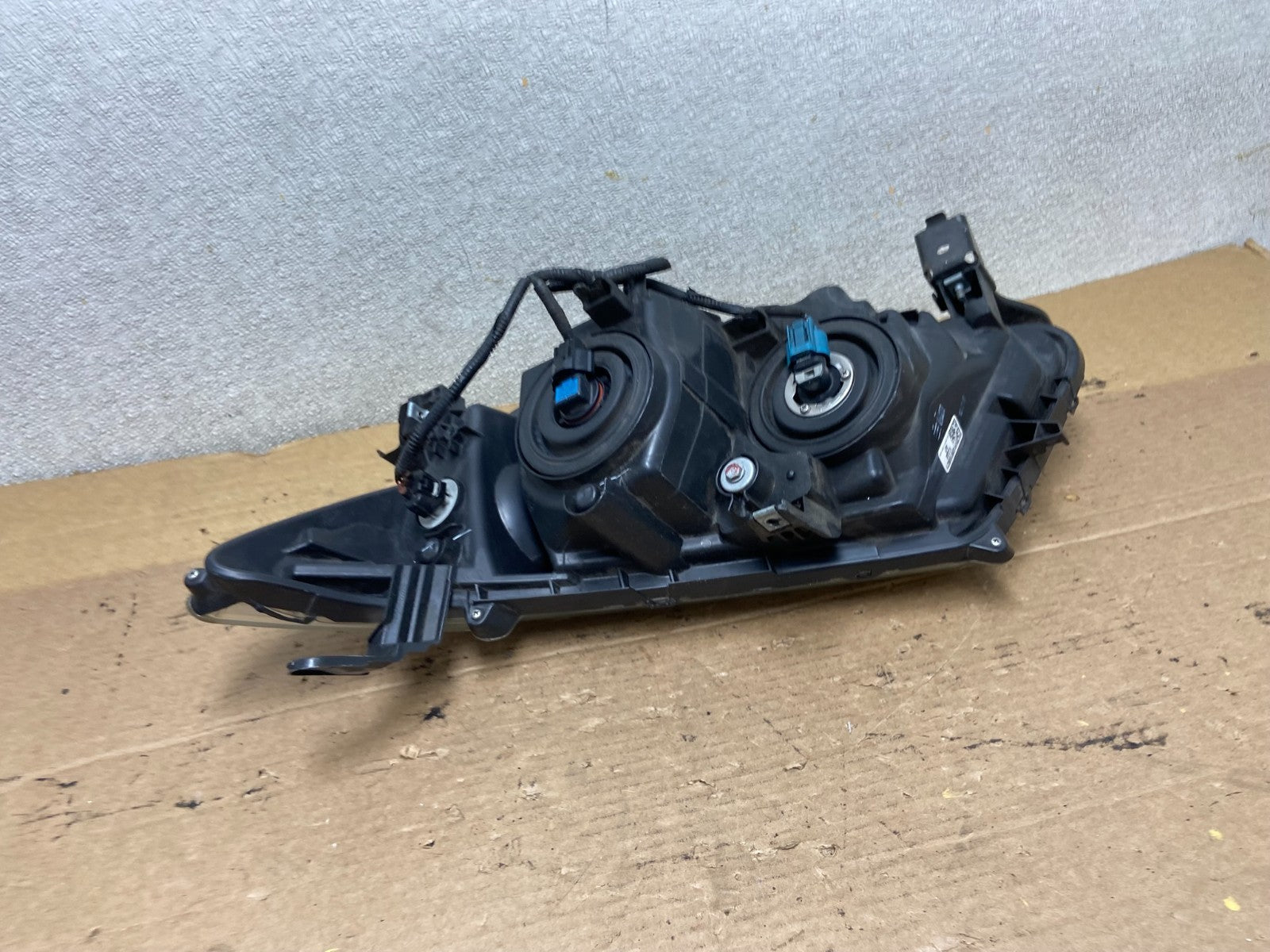 2011 to 2013 Honda Odyssey Front Right Passenger Headlight Halogen AB3354 DW5