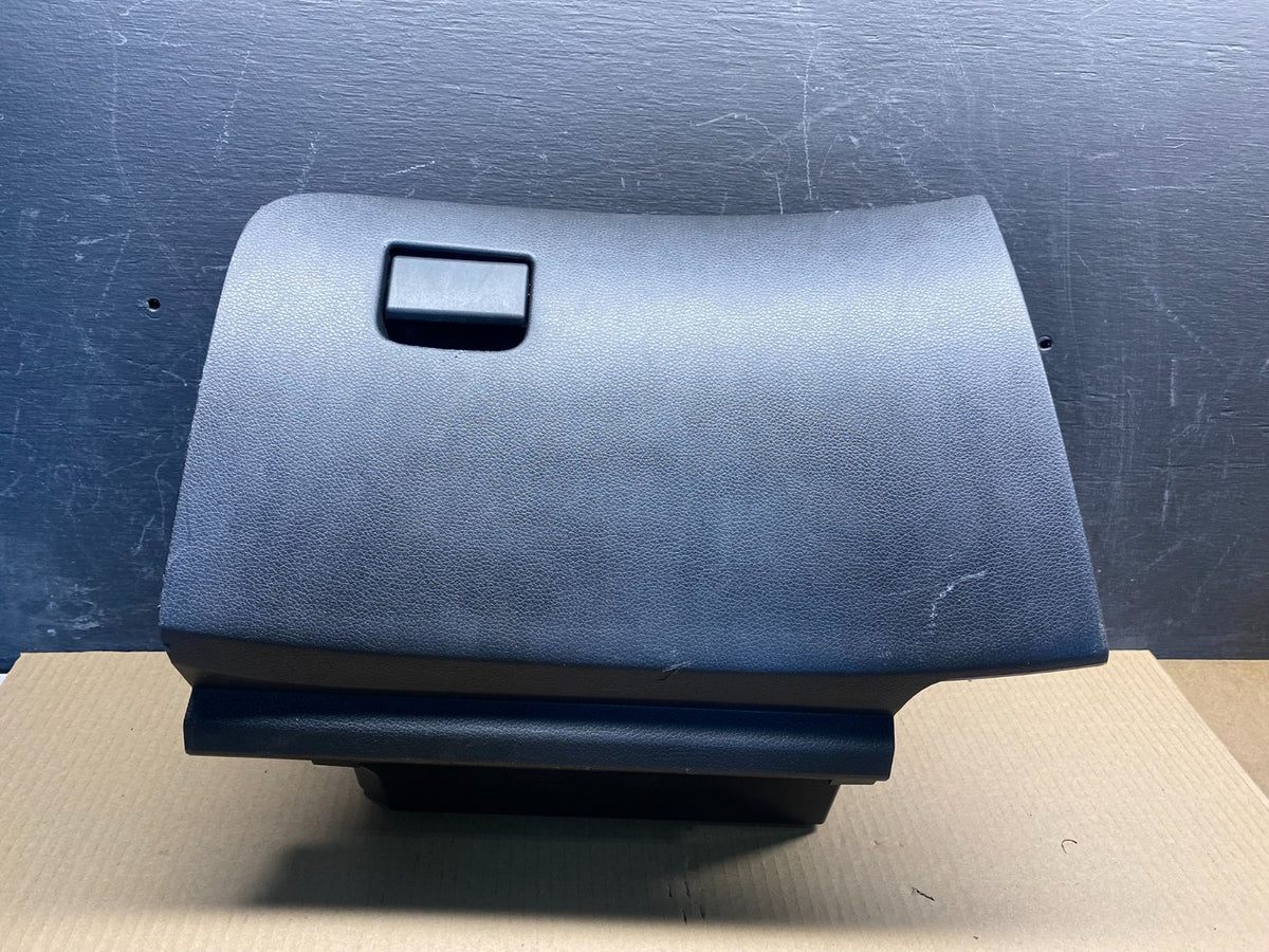 2017 2018 2019 Nissan Rogue Glove Box Compartment AH7428 DG0