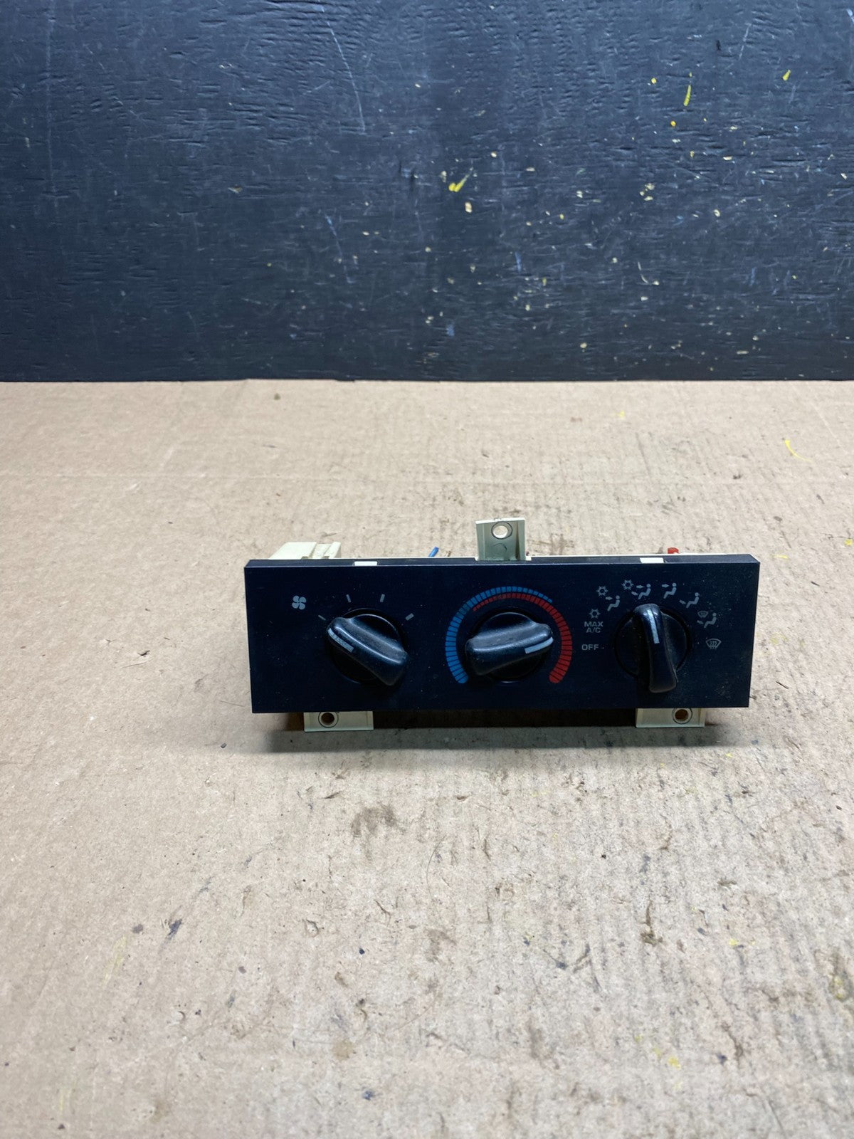 1998 - 2001 Dodge Ram Van 1500 2500 3500 Climate Control Heat AC Heater R8442 DG0