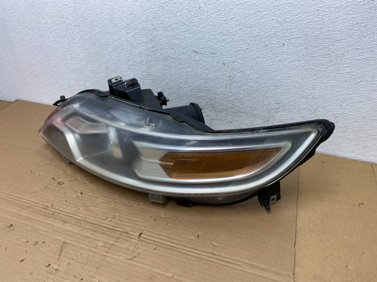 2010 2011 2012 Ford Taurus Left Driver LH Halogen Headlight AD4237 DW1