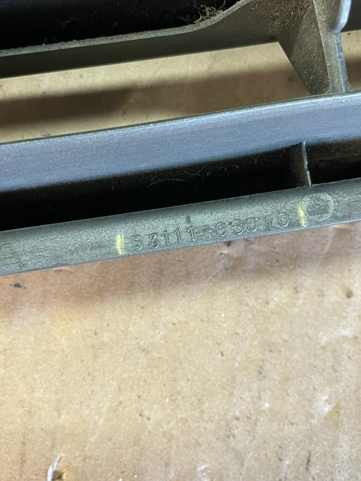 1992 1993 1994 Toyota Camry Front Upper Grill Grille AD8473 DG6
