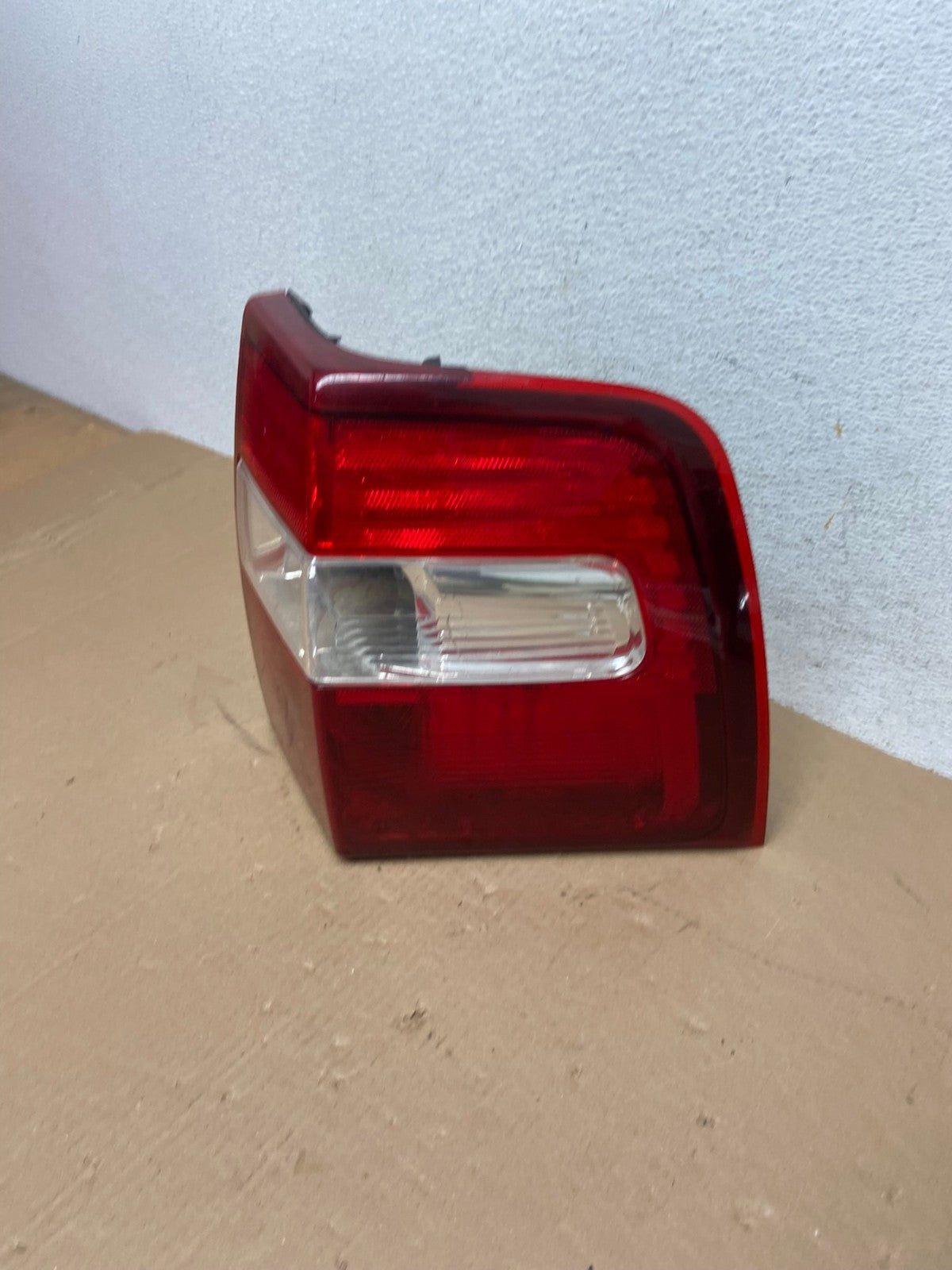 2007 - 2012 Ford Expedition Right Passenger Rh Side Tail light AD6435 LK1