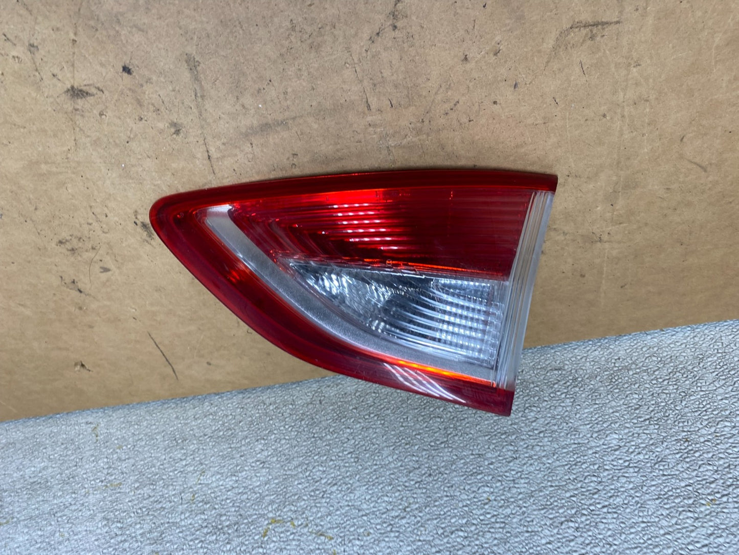 2013 to 2016 Ford Escape Right Passenger RH Side Inner Tail Light OEM X4767 DW0