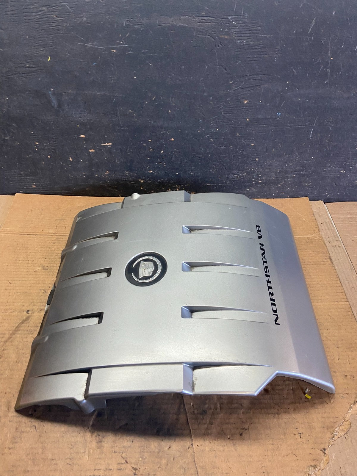 1997 to 2004 Cadillac Deville Seville Northstar Engine Motor Cover Q8557 DG3