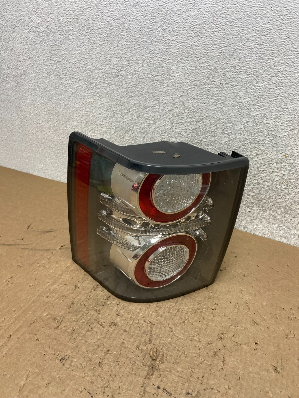 2010 to 2012 Land Rover Range Rover Left Driver LH Side Tail Light ag1456 DG0