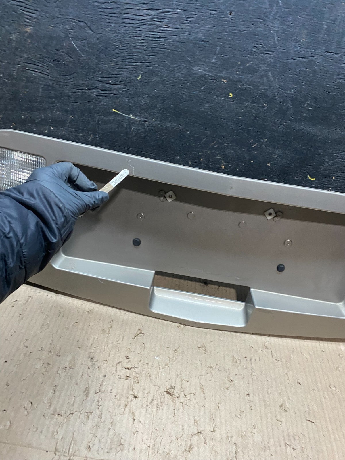 2004-2009 Cadillac SRX Trunk Panel Lid Backup License Plate X8125 DG3