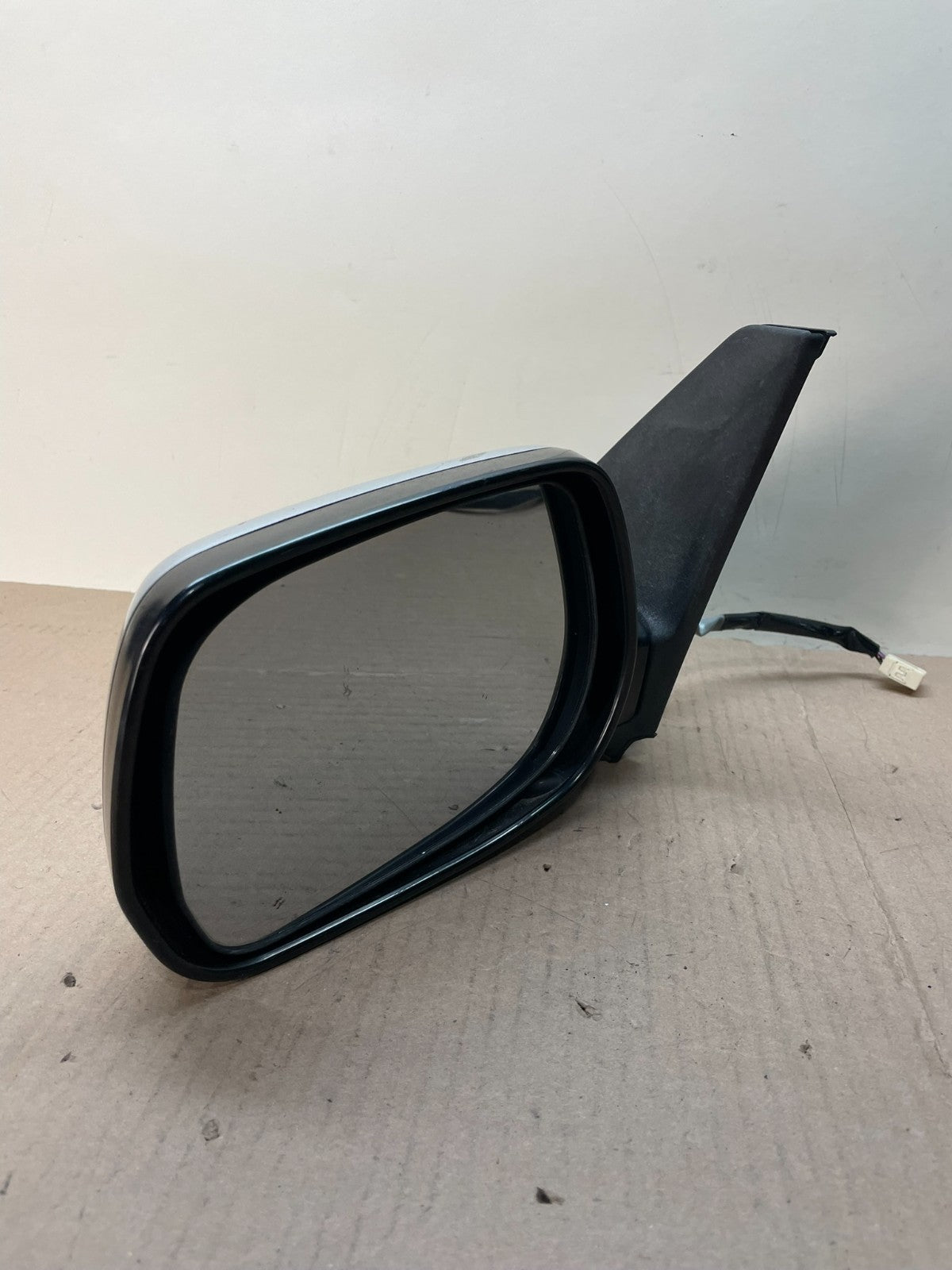 2004 to 2005 Toyota RAV4 Left Driver LH Side View Door Mirror AJ0771 DG2