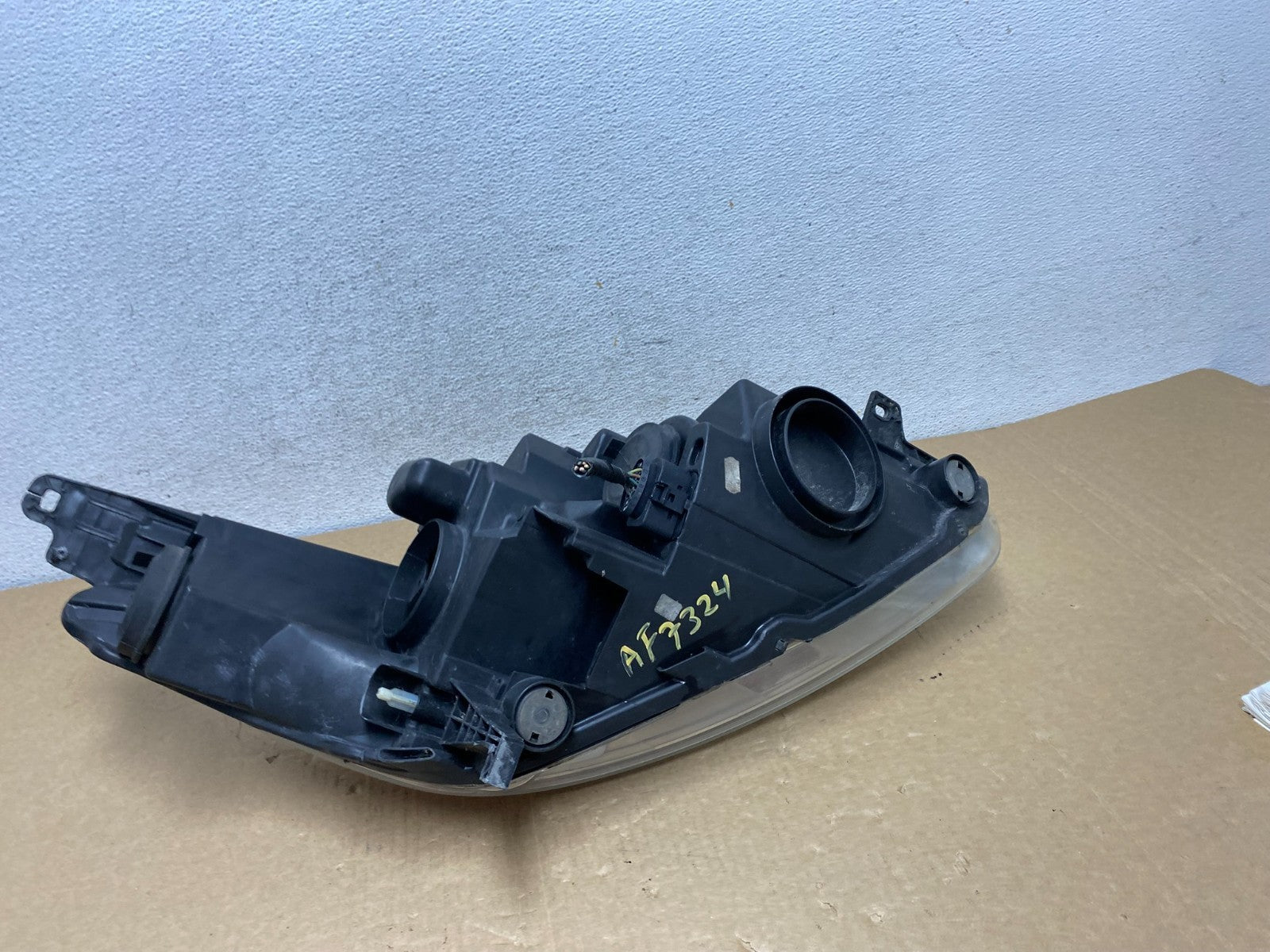 2013 to 2016 Ford C-MAX Left Driver LH Side Headlight AF7324 DW8