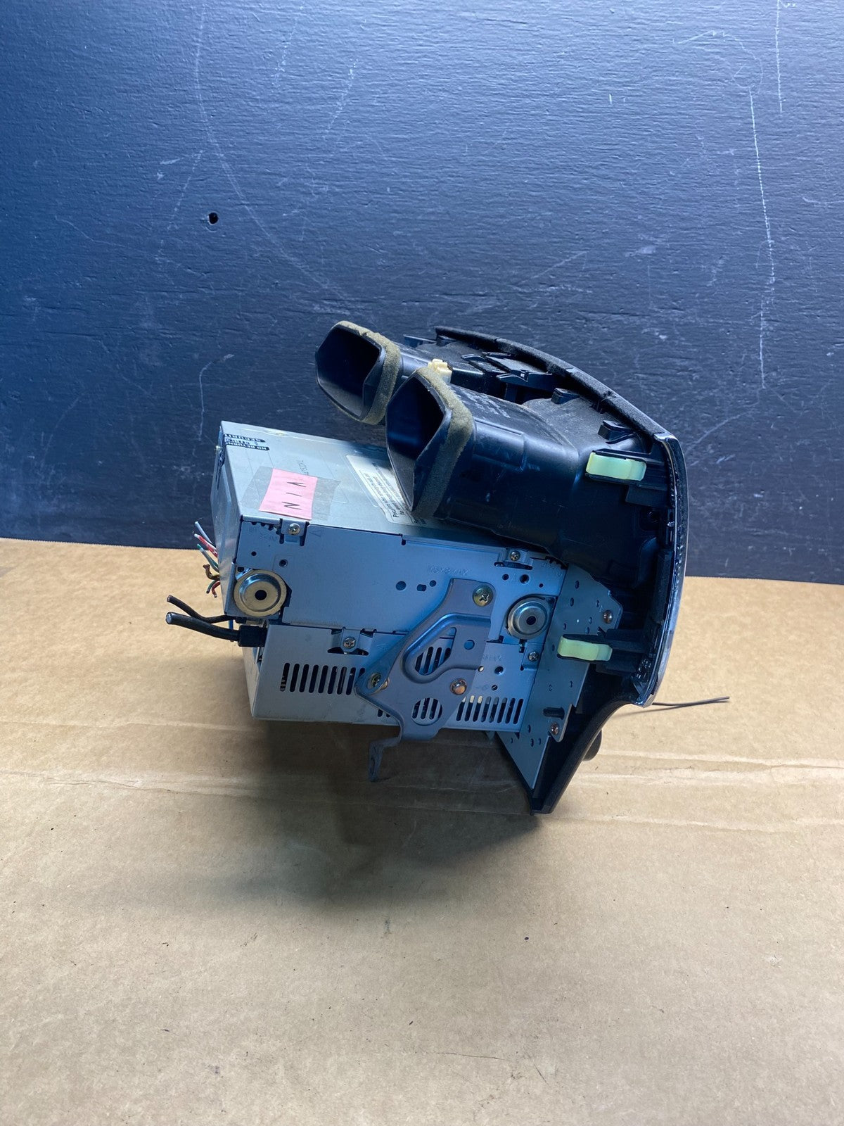 2004 to 2006 Lexus ES330 Es300 Radio Receiver Tape CD Air Vent AD7326 DG1