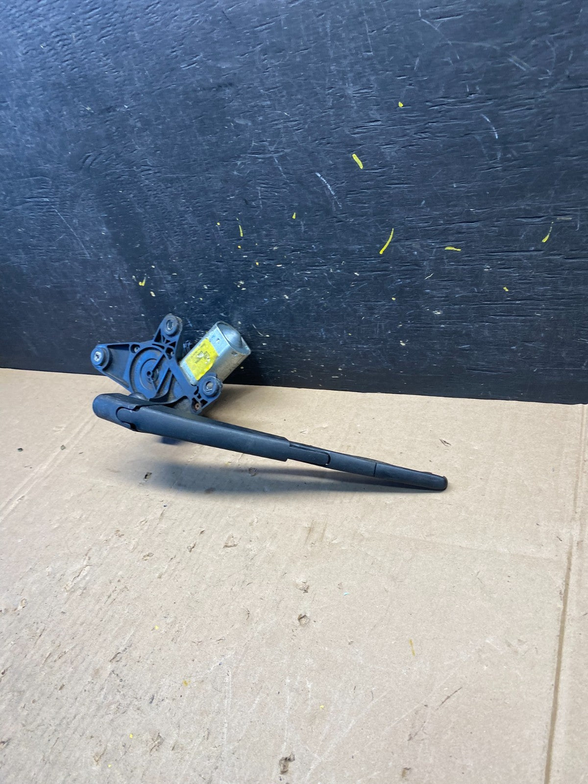 2013 to 2020 Buick Encore Windshield Rear Wiper Motor R8845 DG2