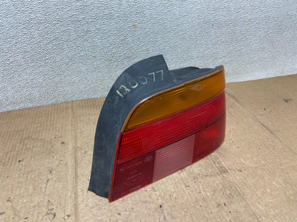 1996-2000 BMW 5-SERIES E39 528i 540i Right Passenger Side Rh Tail Light AA6702LK2