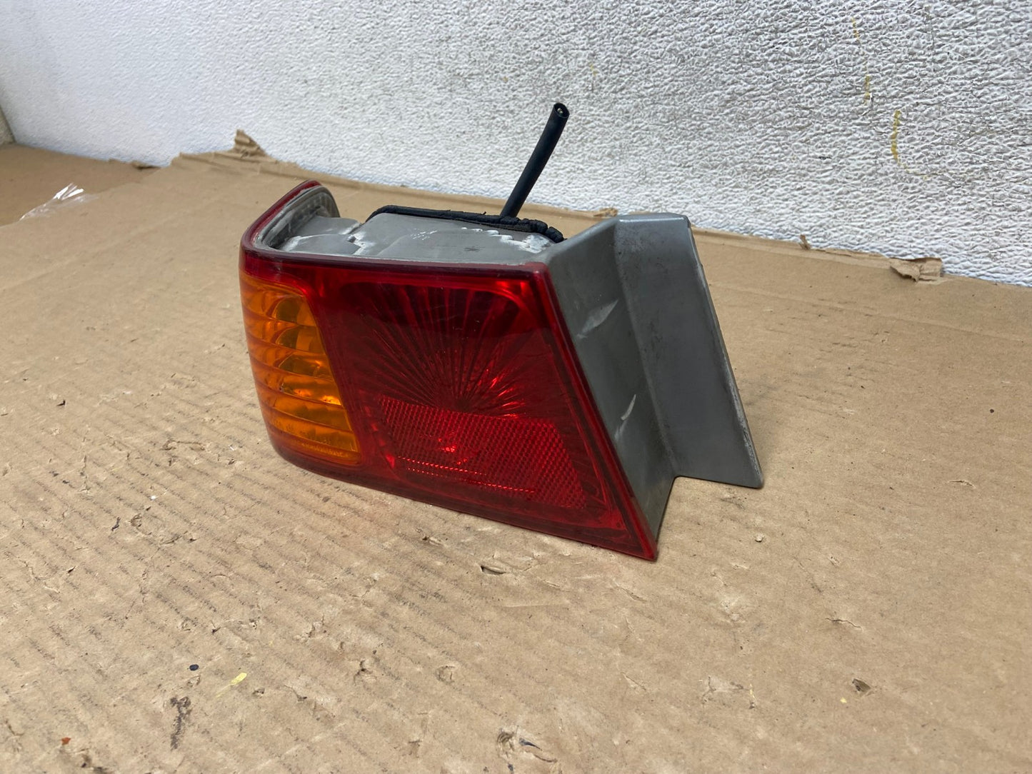 2000 to 2001 Toyota Camry Tail Light Left Driver Lh Side AG9292 LK2