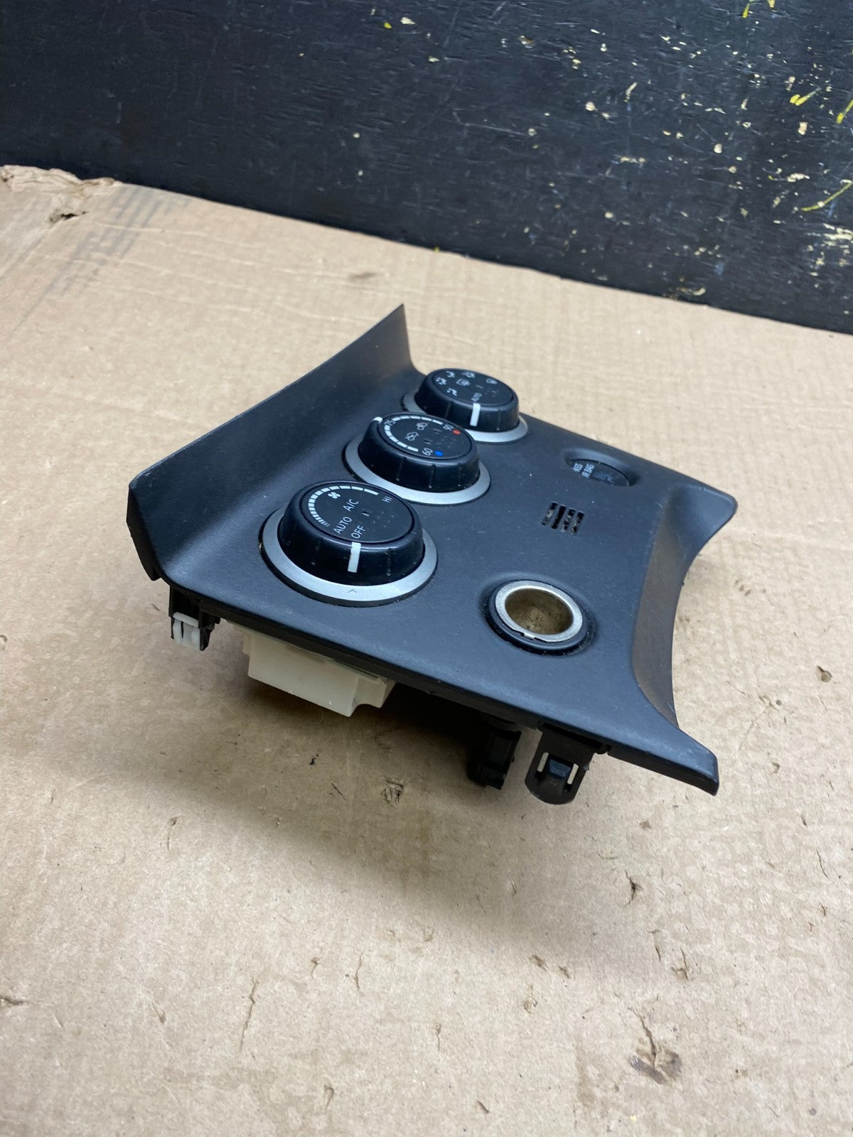 2011 to 2015 Nissan Rogue Heater Temperature AC Climate Control OEM z0114 DG1