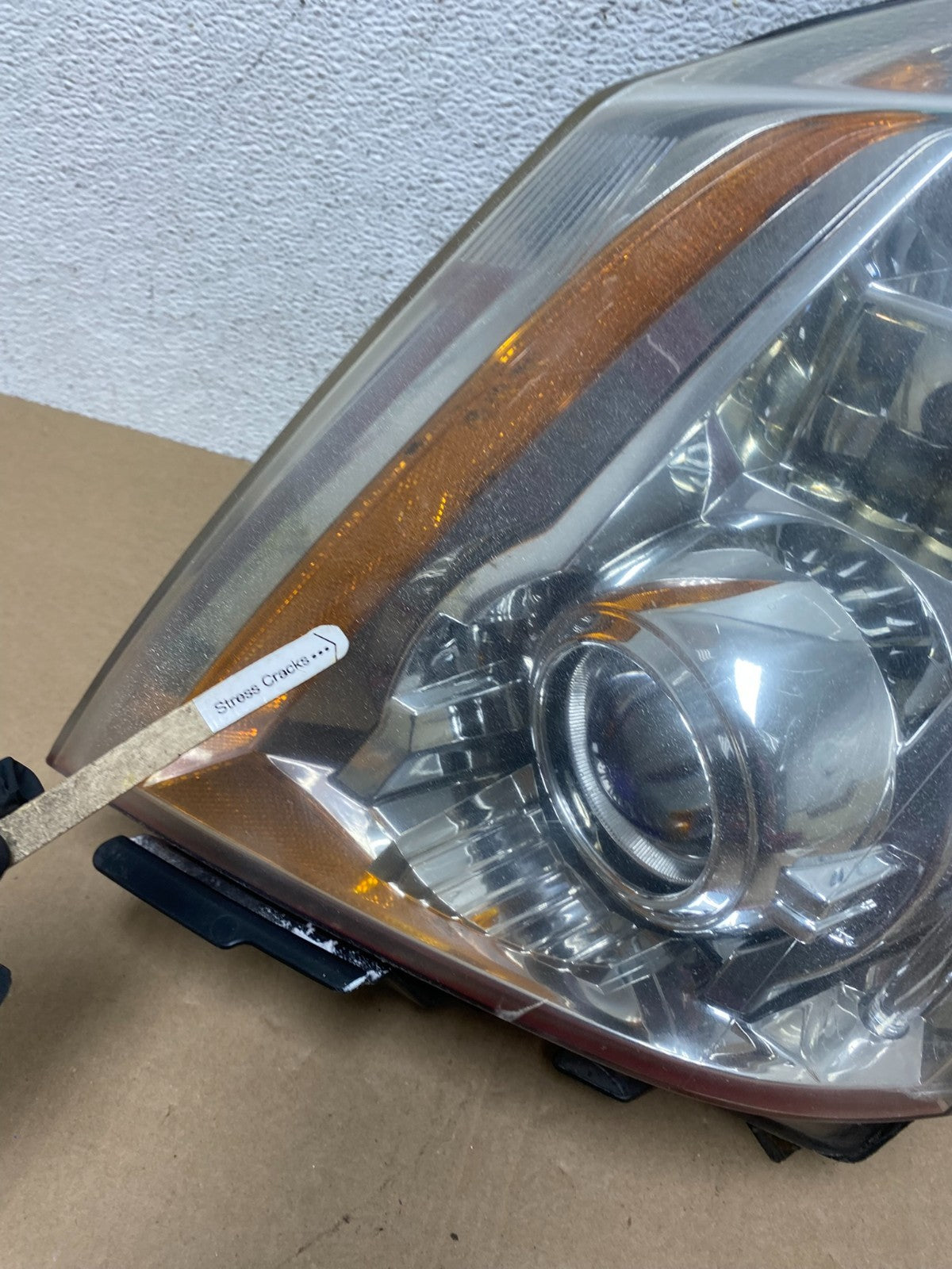 2008 to 2014 Cadillac CTS Left Driver LH Side Xenon Headlight AE4850 DW3