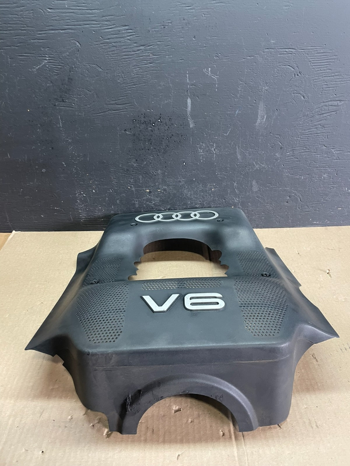 1998 to 2001 Audi A4  Engine Motor Cover Trim OEM 078103927p AB7838 DG3