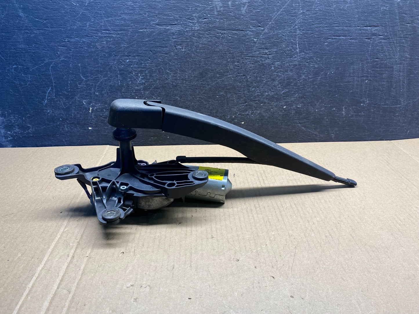 2013 to 2019 Ford Escape Rear Windshield Wiper Motor AG3537 MS1