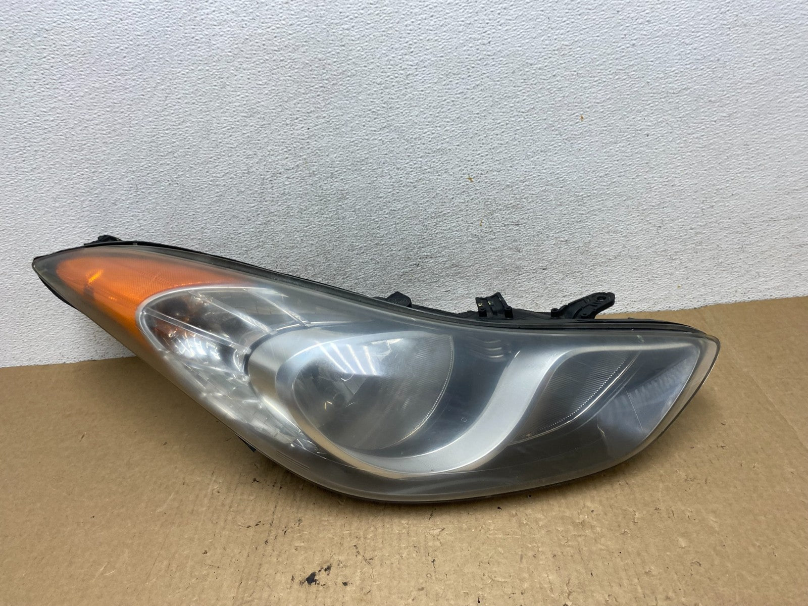 2011 2012 2013 Hyundai Elantra Right Passenger Headlight TYC AF9785 DW0
