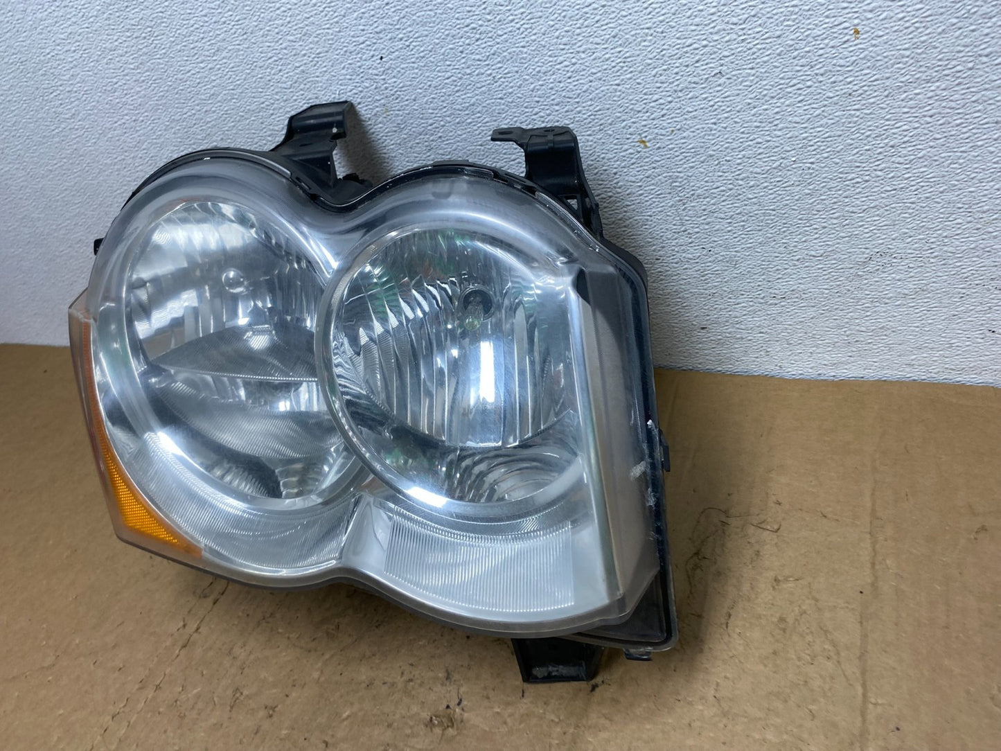 2008-2010 Jeep Grand Cherokee Right RH Side Halogen Headlight AD0621 DW1