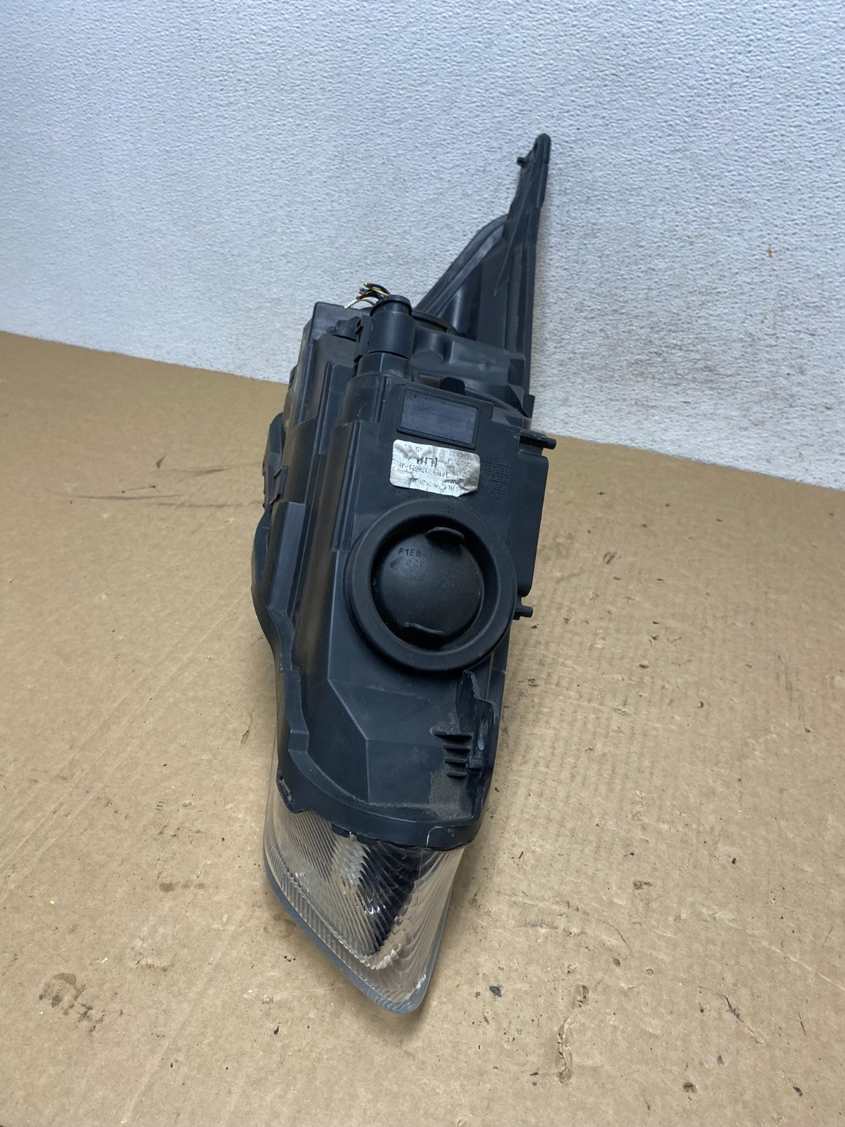 2015 to 2018 Ford Focus Left Driver LH Side Headlight AG0536 DW6