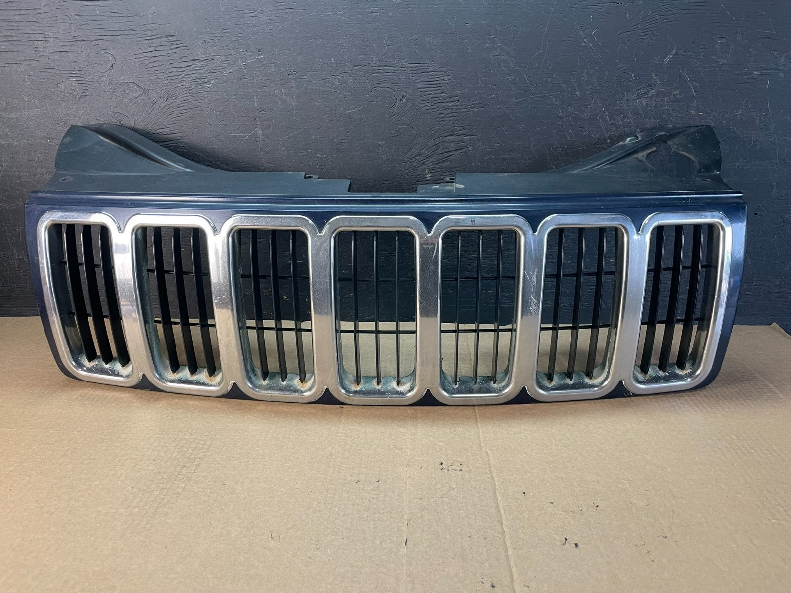 2005 2006 2007 Jeep Grand Cherokee Front Upper Grill Grille AF5182 DG0