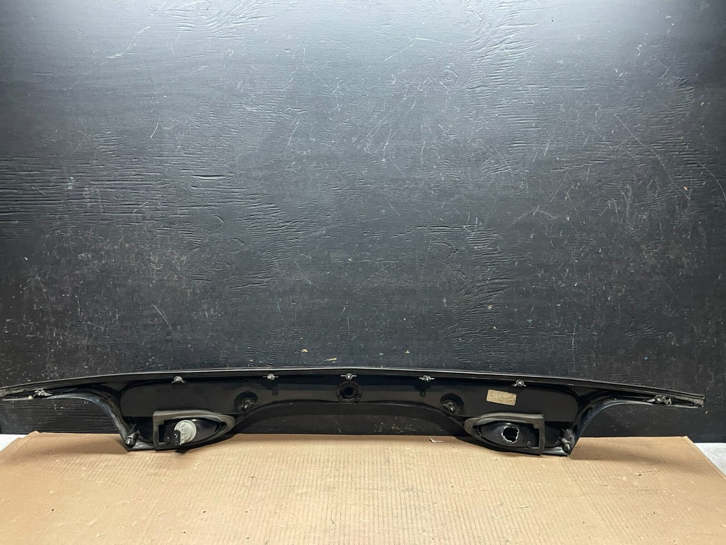 2000 to 2002 Ford Taurus Trunk Rear Center Lid Tail Light Panel L9240 DG7