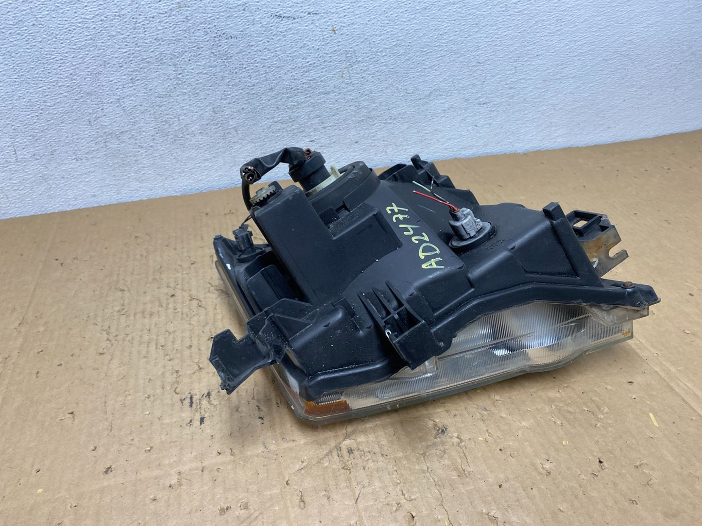 2005 - 2015 Nissan Xterra Driver Left LH Side Headlight AD2477 DW8