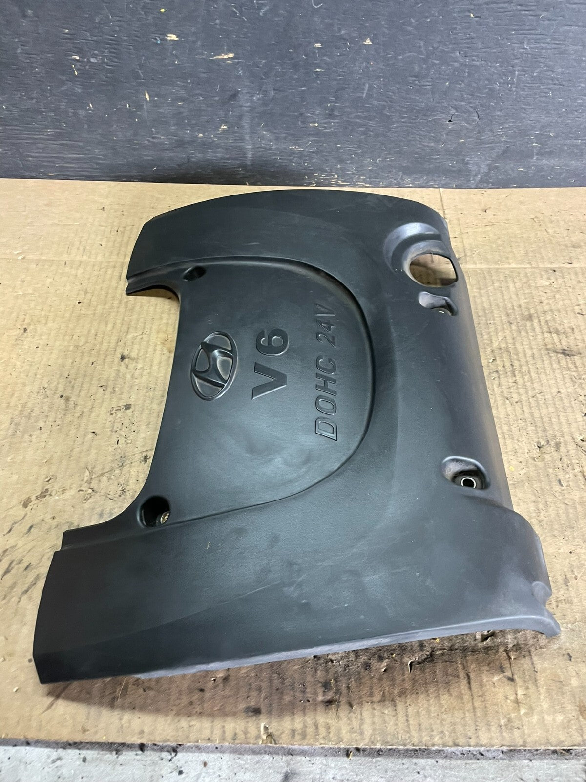 2002 to 2005 Hyundai Sonata 2.4L Engine Trim Cover J4159 DG Oem3