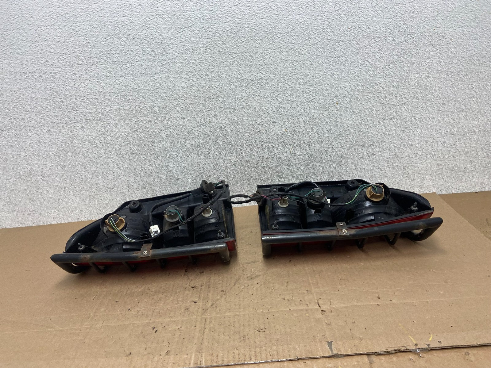 2005 to 2012 Nissan Pathfinder Tail lights Left+Right Side AE6161 DW8