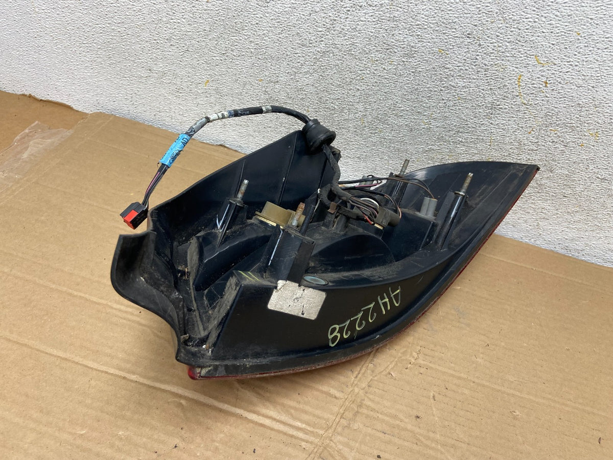 2004 2005 Mercury Sable Left Driver Side Tail Light AH2228 DG5