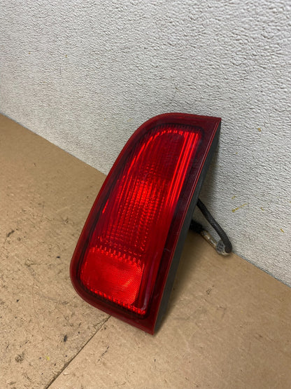 2003-2006 Lincoln Navigator Right Passenger RH Inner Tail Light OEM P6653 DW1