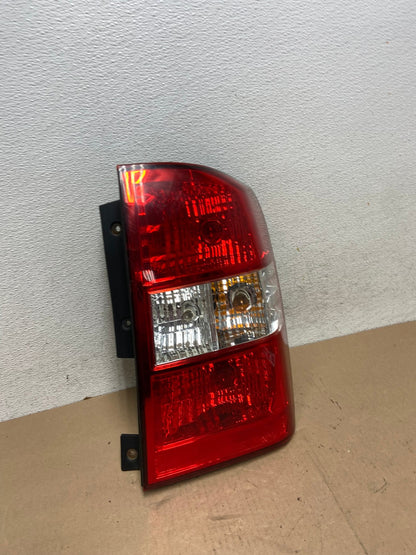 2006 to 2011 Kia Carnival Sedona Right Passenger RH Side Tail Light AG4594 LK2