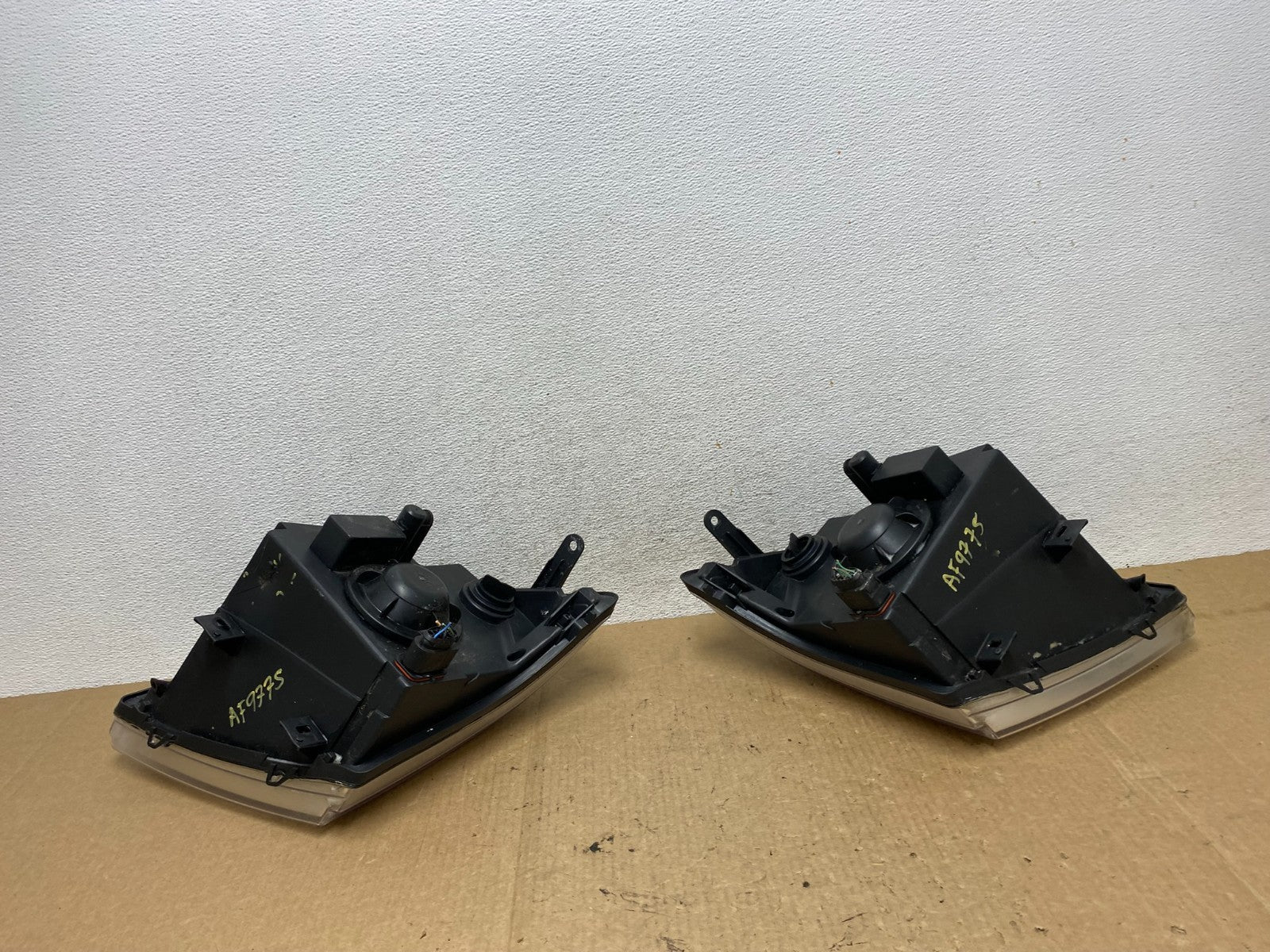 2010 to 2013 Ford Transit Connect Left+Right Side Headlights AF9775 DW7