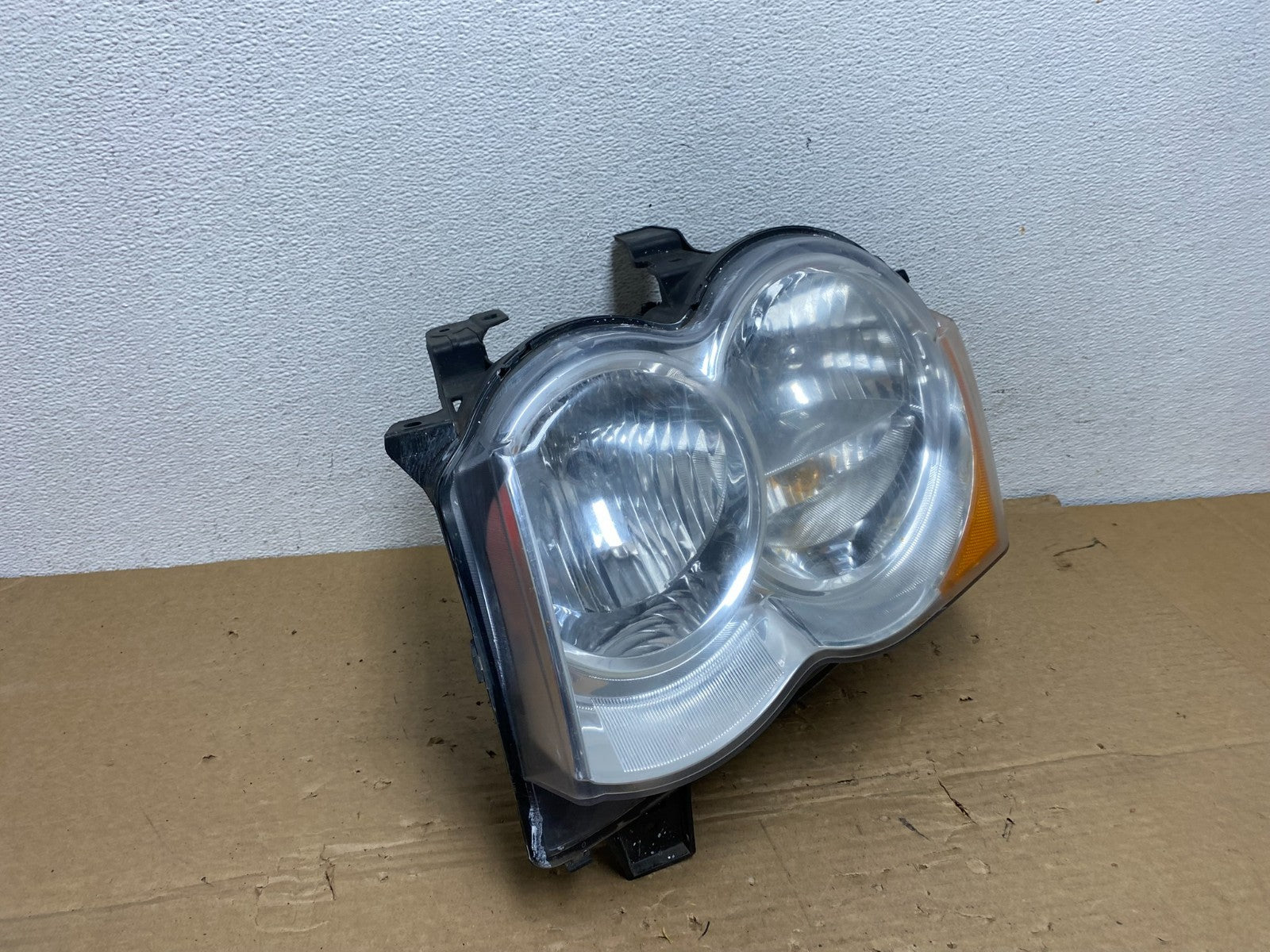 2008-2010 Jeep Grand Cherokee Left LH Driver Side Halogen Headlight AD4019 DW2