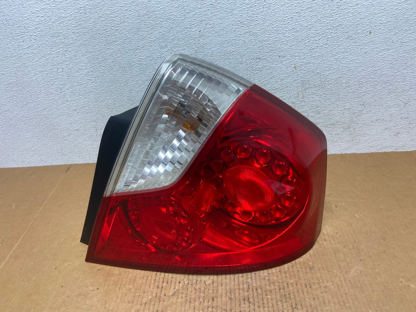 2006 2007 Infiniti M35 M35X M45 Right Passenger Side Tail Light AE0471 LK0