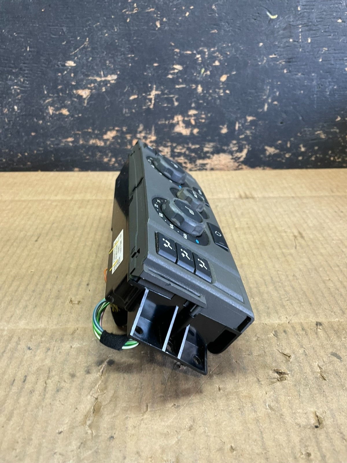 2005 to  2009  Land Rover LR3 Ac Heater Climate Control Oem AA9298 DG2